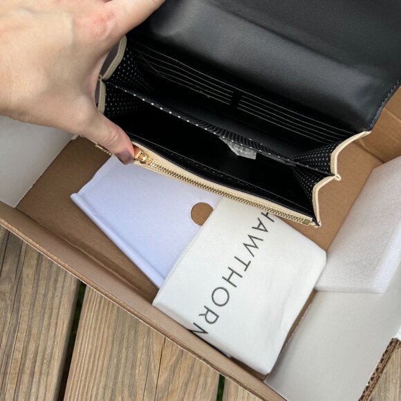 41 Hawthorn Jasmine Wallet Crossbody in Beige - Picture 4 of 8